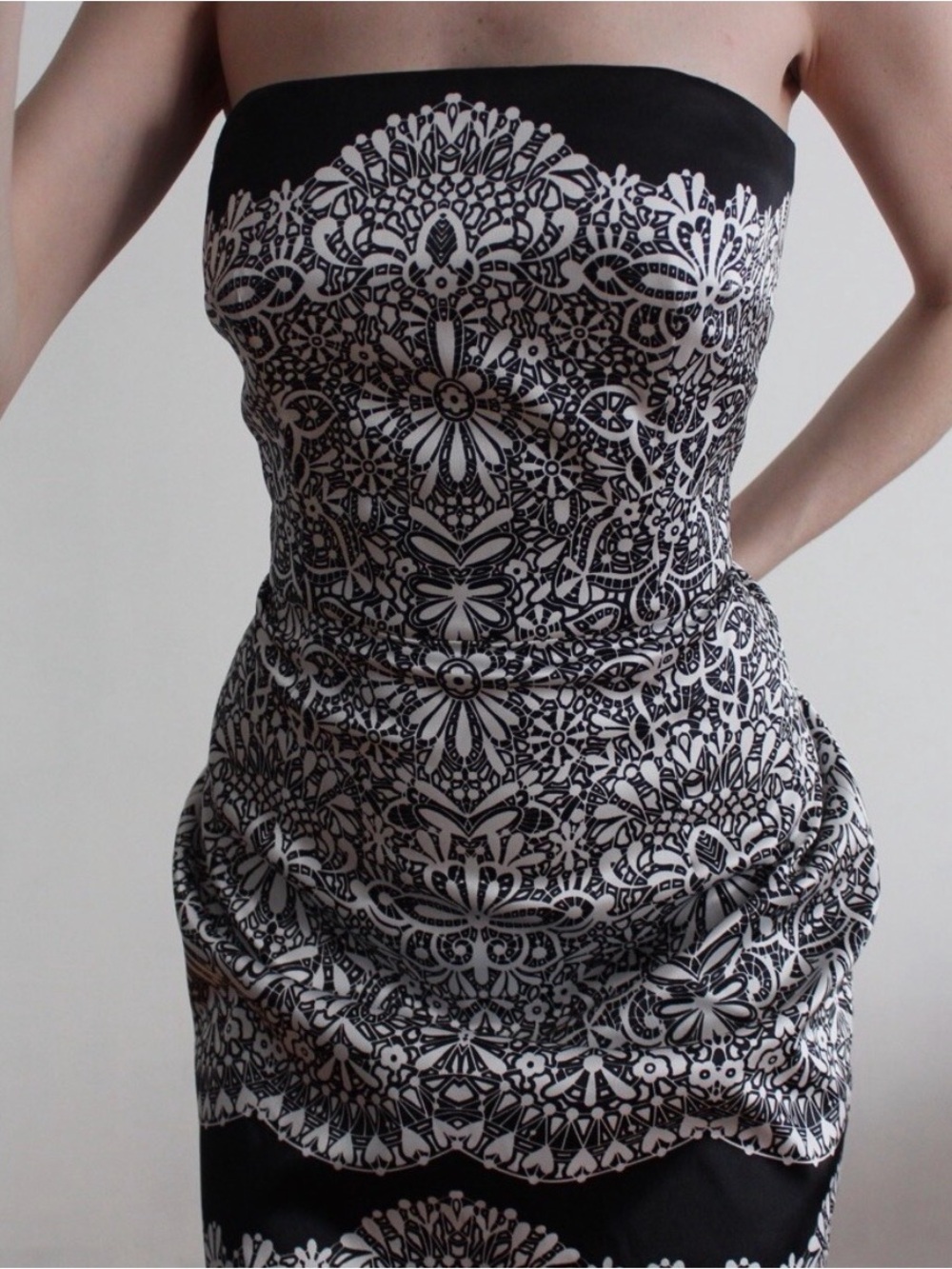 White House Black Market Black and White Strapless Lace-Style Sheath Dress